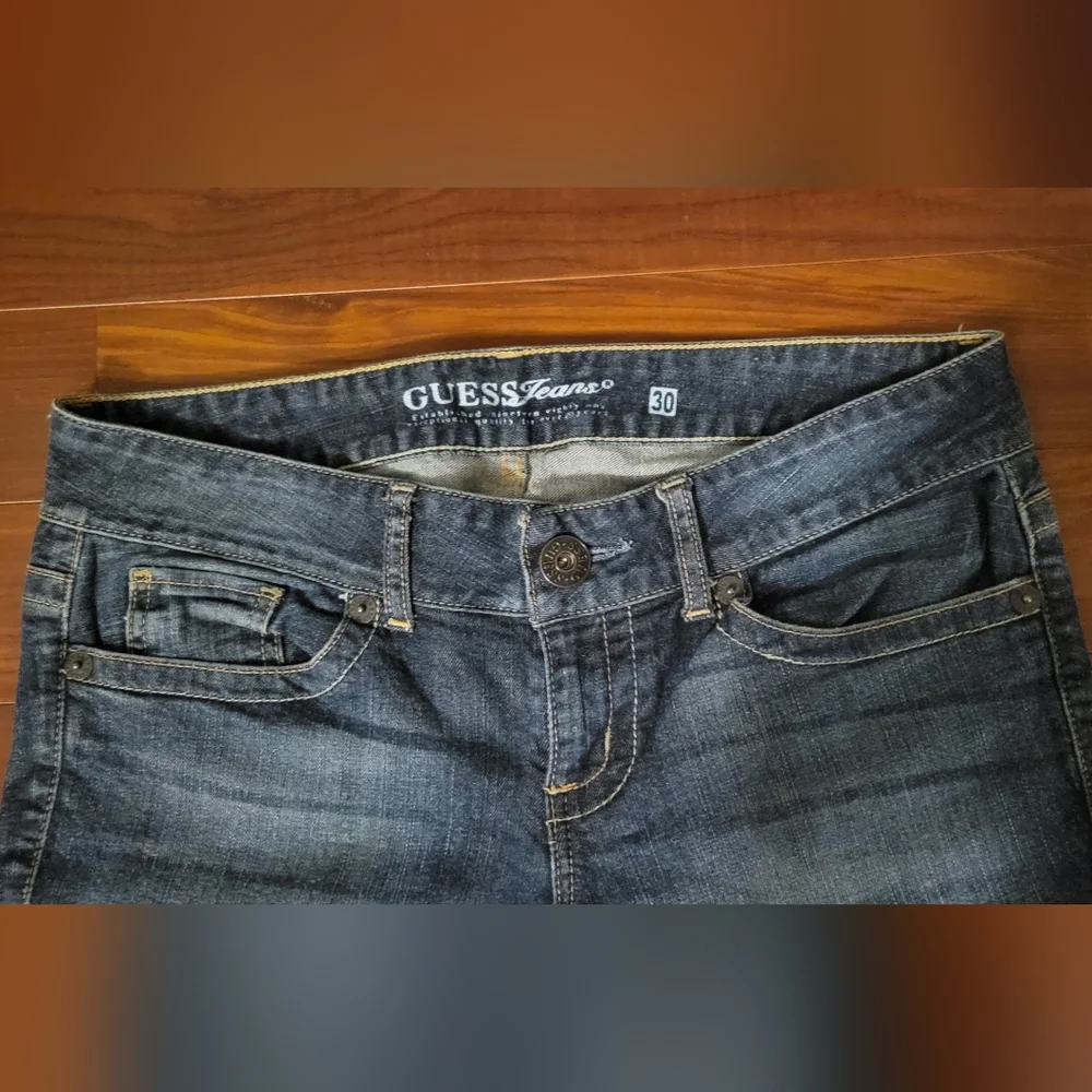 GUESS Jeans - Picture 3 of 9